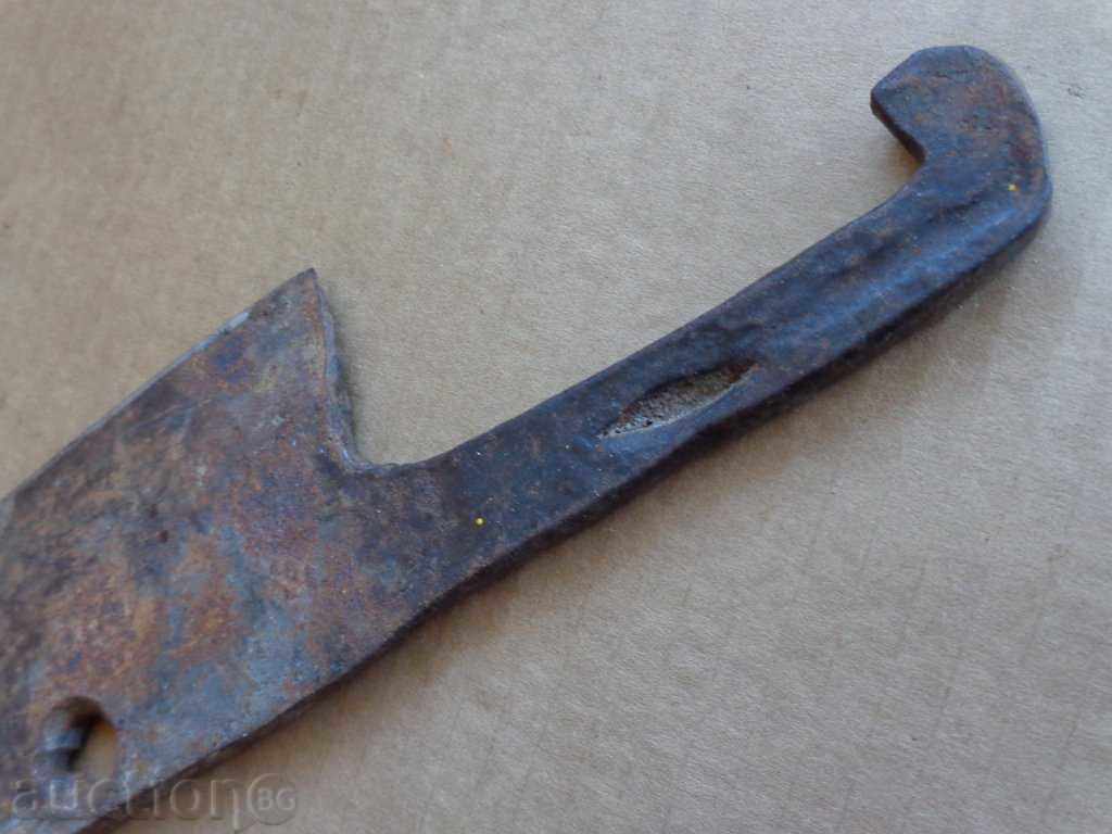 Sutter, ax, knife - 5 Sutter, ax, knife - 5