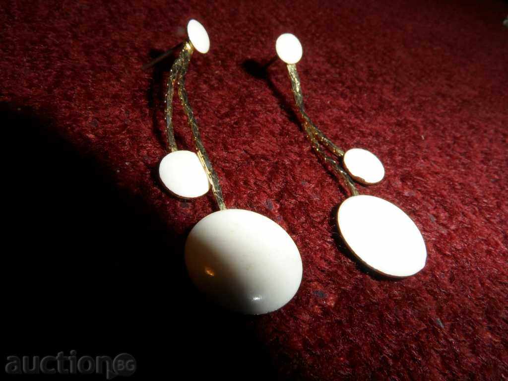 SHIRTS with white hanging points with price 1.99 BGN | € 1.02