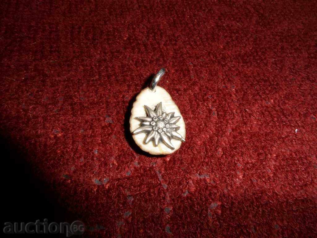 PENDANT edelweiss on bone