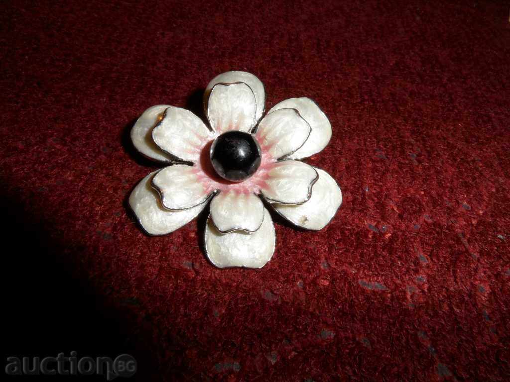 VISULKA white flower with price 5.99 BGN | € 3.06 VISULKA white flower with price 5.99 BGN | € 3.06