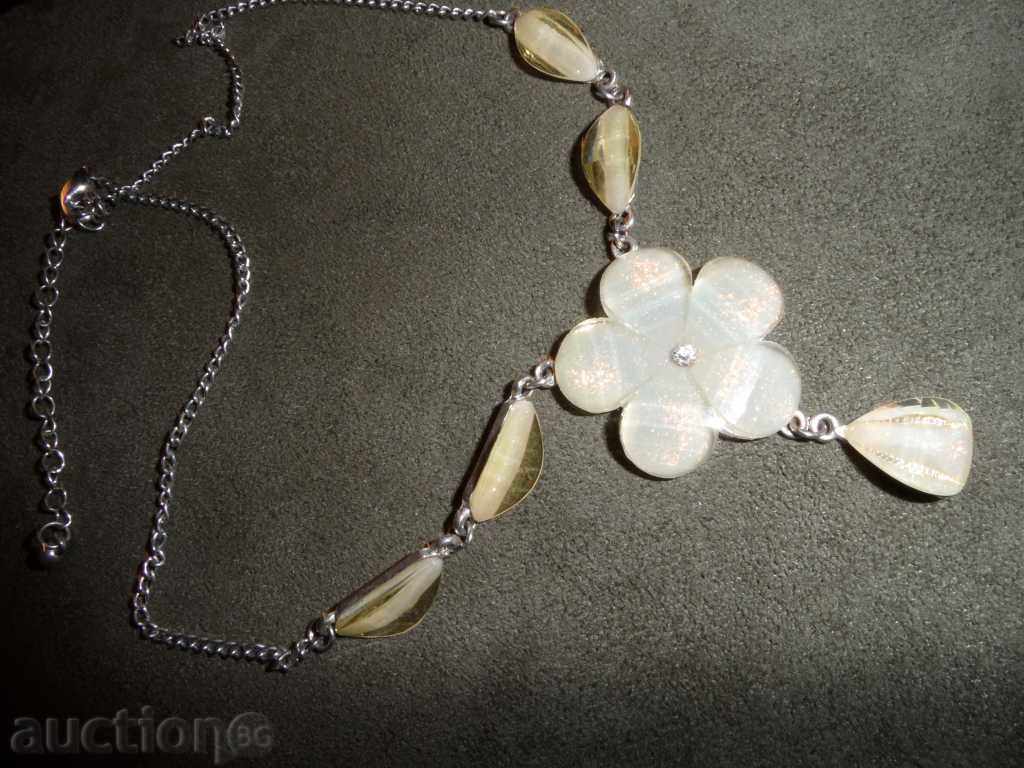 NECKLACE with flower pendant 11.08.25 with price 99.00 BGN | € 50.62 NECKLACE with flower pendant 11.08.25 with price 99.00 BGN | € 50.62