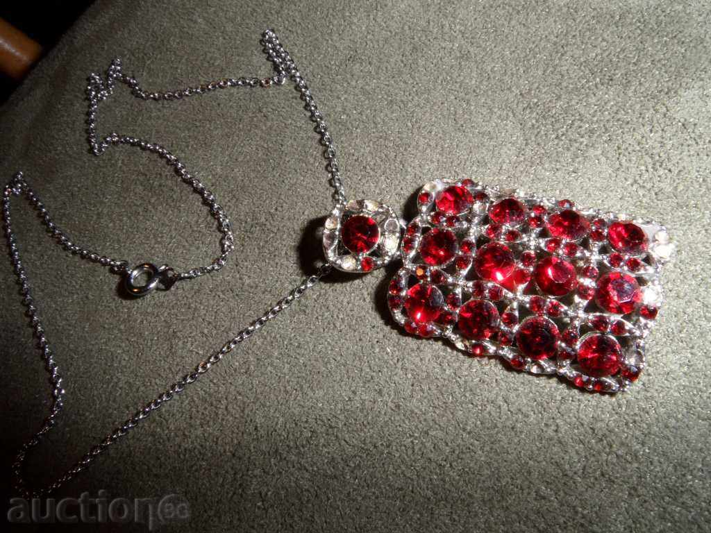 Auction  COLOR with pendant with red stones