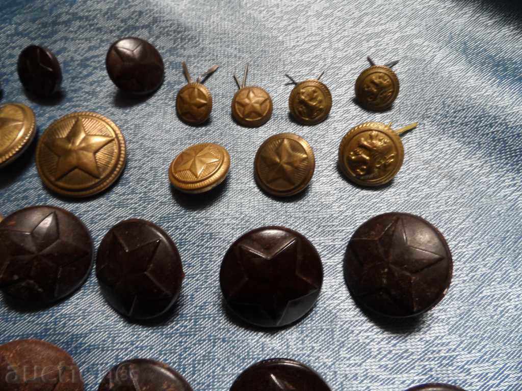 Lot de nasturi vechi - 33 buc. cu preț 20.00 BGN | € 10.23 Lot de nasturi vechi - 33 buc. cu preț 20.00 BGN | € 10.23