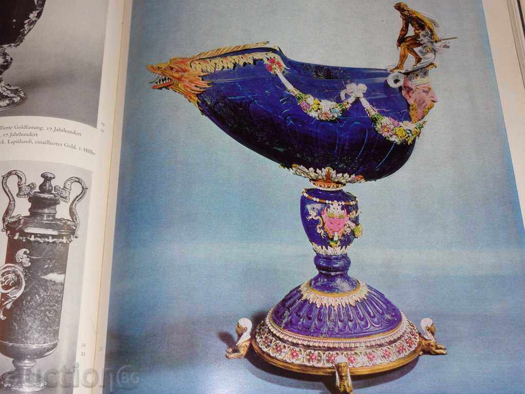 Delivery of A rare book about jewelery finds and miracles Delivery of A rare book about jewelery finds and miracles