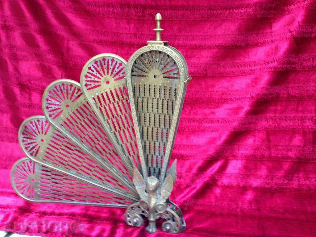 Livrarea GRILAJ DE PROTECȚIE PENTRU SEMINEU ÎN STIL AMPIRE