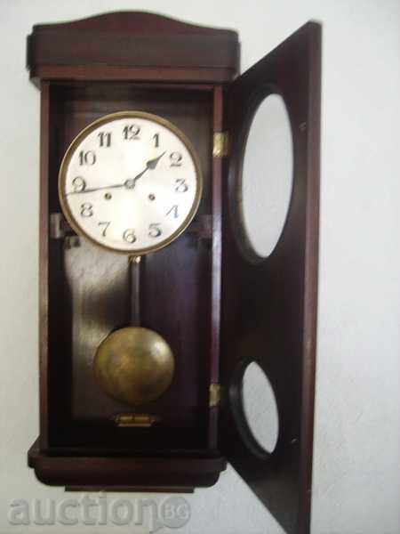 Vindem ceas de cabinet Yunghans cu preț 230.00 BGN | € 117.60