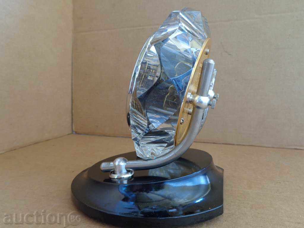 Delivery of Table clock Mayak from Soviet times - UUSR Delivery of Table clock Mayak from Soviet times - UUSR