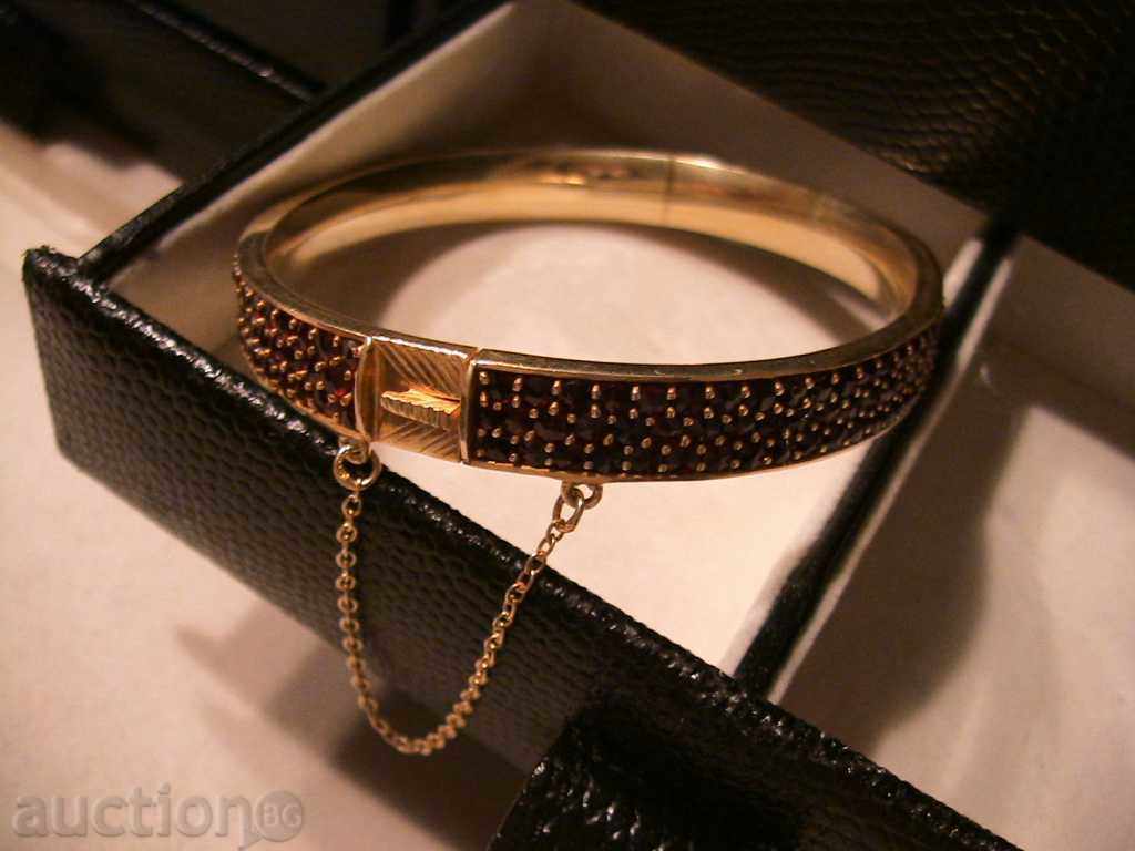 ORIGINAL SILVER BRACELET with NATURAL GARNET, 900 SILVER with price 997.00 BGN | € 509.76 ORIGINAL SILVER BRACELET with NATURAL GARNET, 900 SILVER with price 997.00 BGN | € 509.76