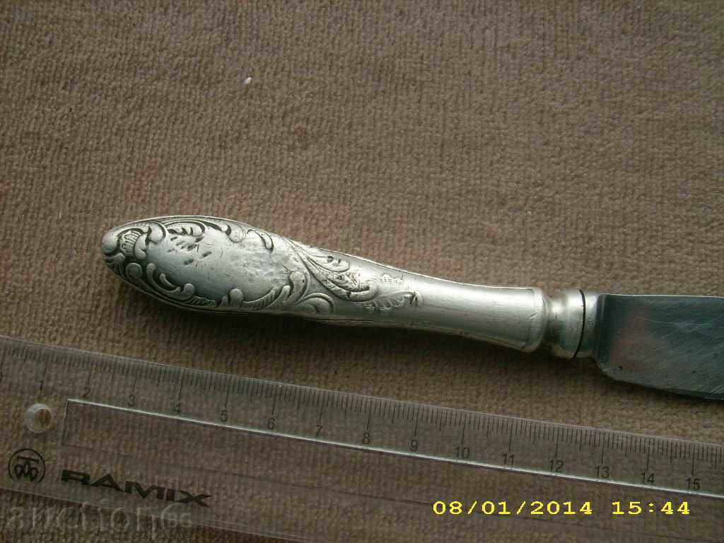 OLD KEY WITH SILVER HANDLE, MARKED - 7 OLD KEY WITH SILVER HANDLE, MARKED - 7