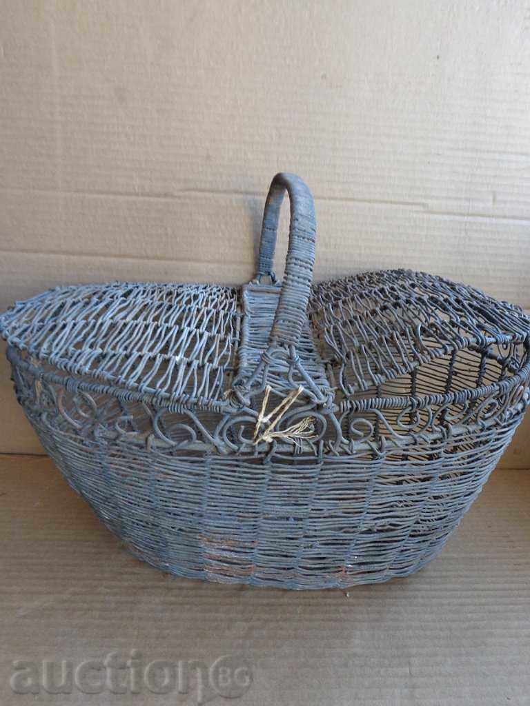 Стара метална кошница, кош, клетка, пикник
