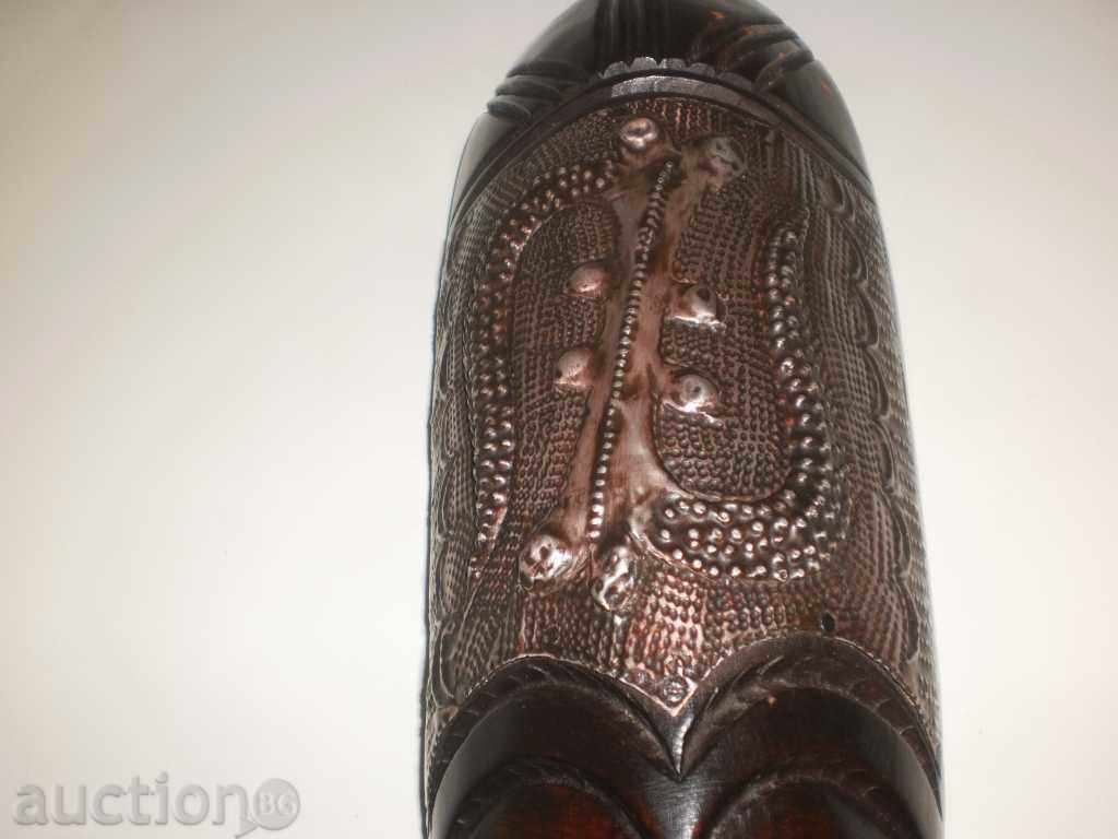 Delivery of African mask of ebony and copper-5 +