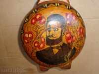 Παλιό ζωγραφισμένο βαρέλι, βαρέλι, βαρέλι, κρίνα