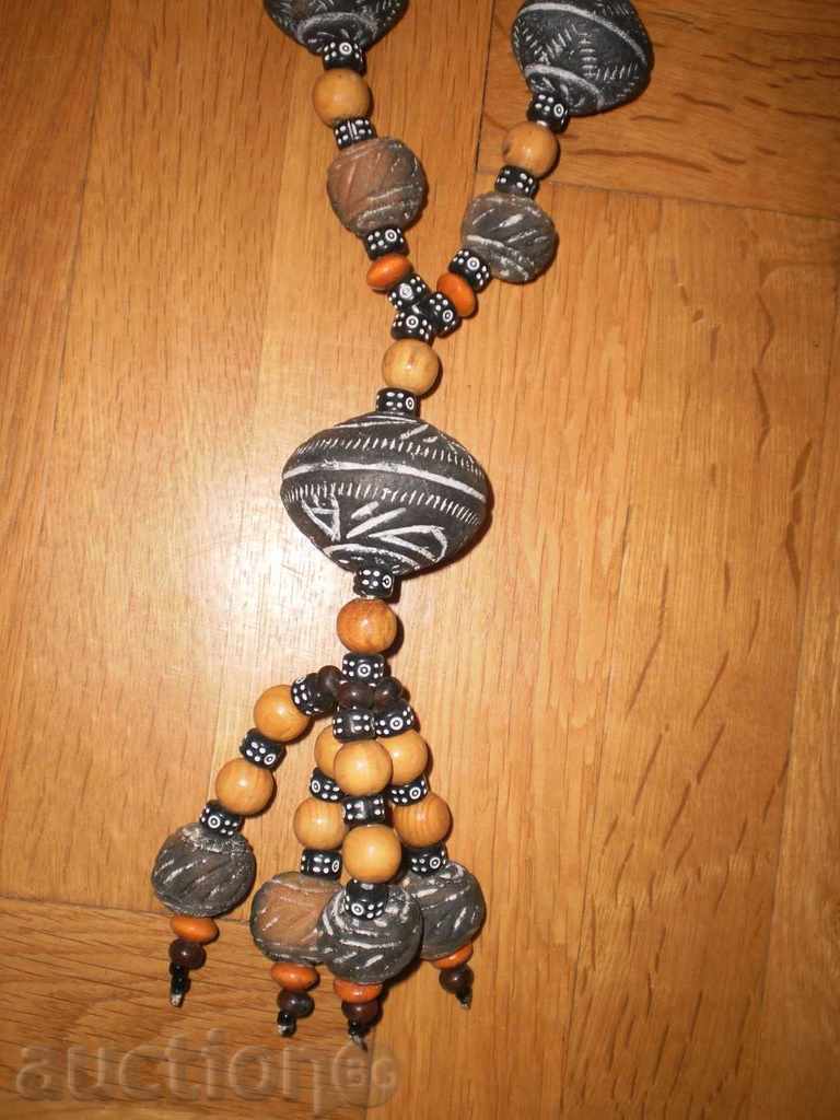 Auction Wall-decoration with ceramics from Africa-3 Auction Wall-decoration with ceramics from Africa-3