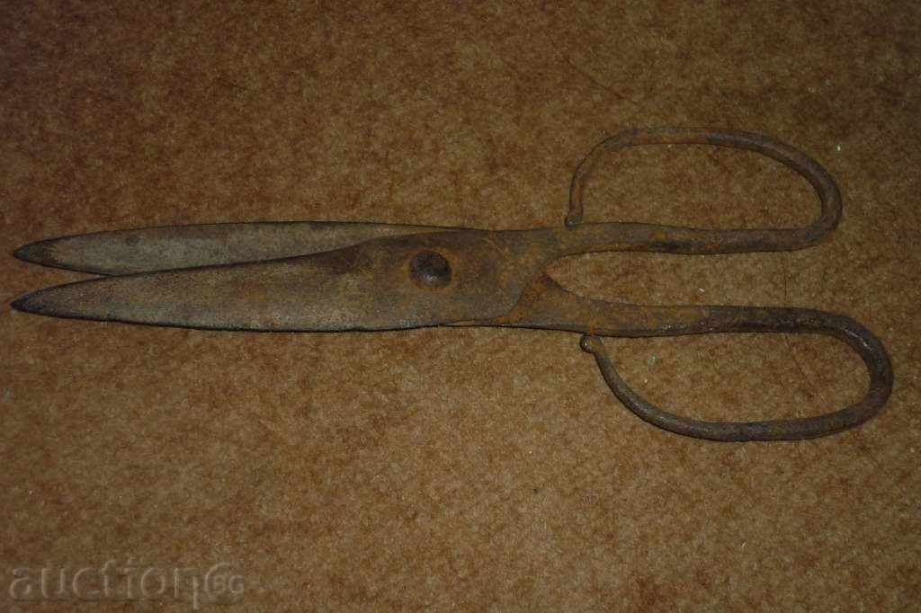 An old forged scissors with price 44.00 BGN | € 22.50