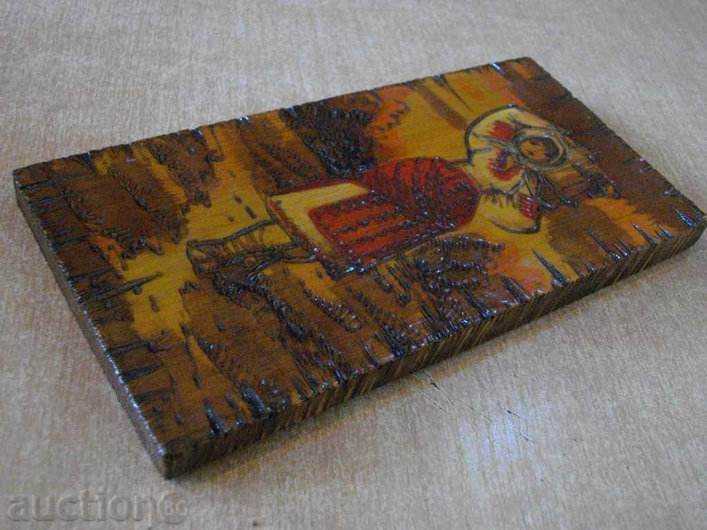 Auction Picture on a Pyrographic Romanian Tree Auction Picture on a Pyrographic Romanian Tree