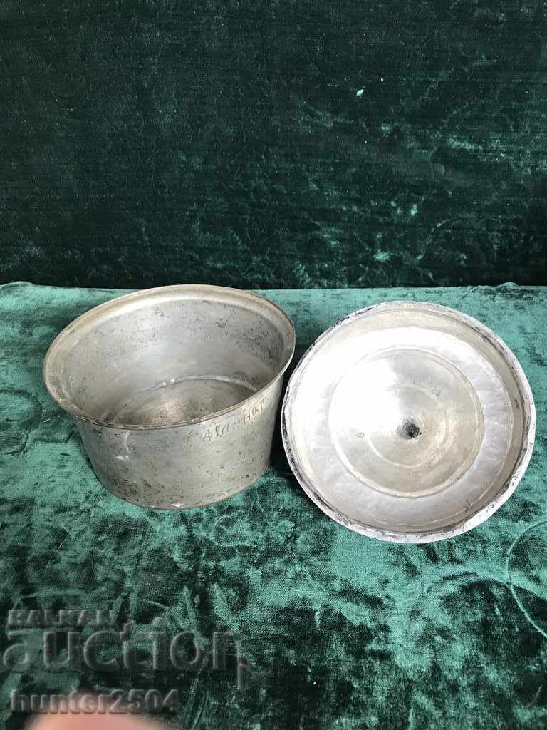 Copper dish with lid, 1912 inscribed, height 20 cm with price € 25.95 | 50.75 BGN