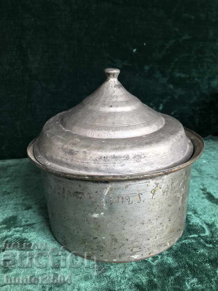 Copper dish with lid, 1912 inscribed, height 20 cm - 5 Copper dish with lid, 1912 inscribed, height 20 cm - 5