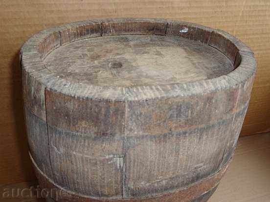 Auction Old bathtub, barrel, wooden, vase, cork Auction Old bathtub, barrel, wooden, vase, cork