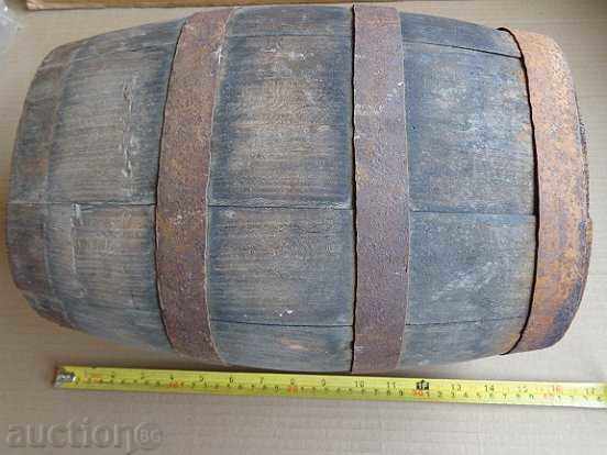 Old bathtub, barrel, wooden, vase, cork - 5 Old bathtub, barrel, wooden, vase, cork - 5