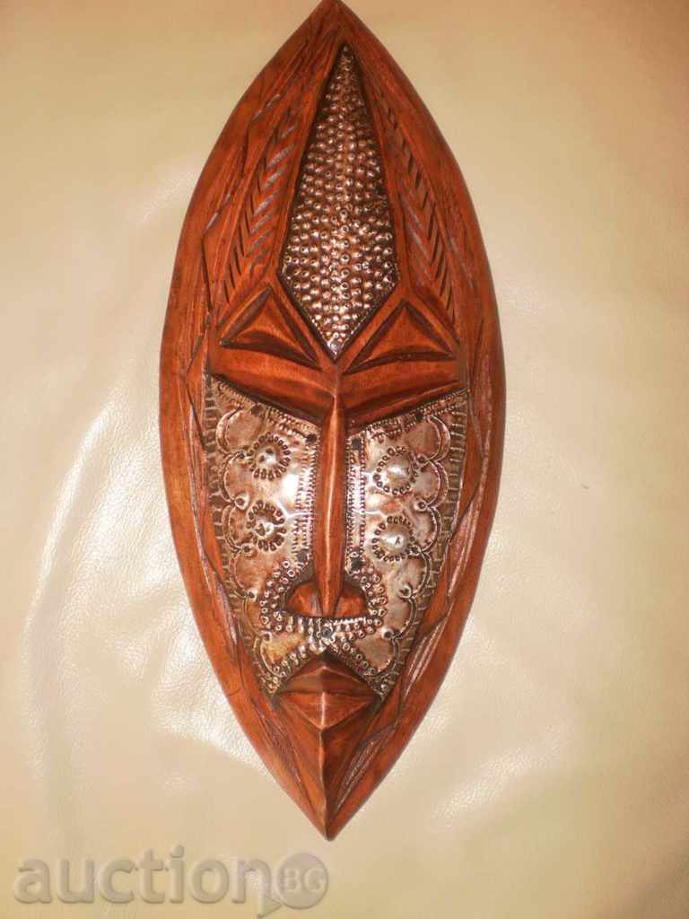 Masca occidentală africană cu inlay de cupru, Ghana