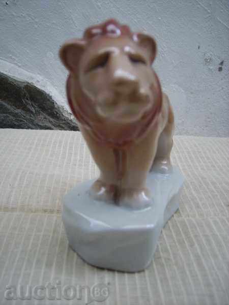 Sell a porcelain figure lion with price 32.00 BGN | € 16.36 Sell a porcelain figure lion with price 32.00 BGN | € 16.36