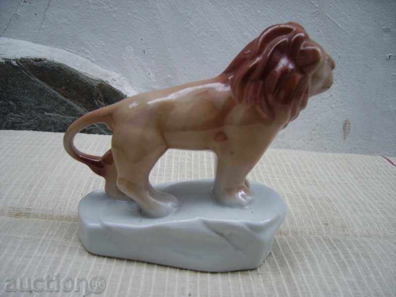 Auction Sell a porcelain figure lion Auction Sell a porcelain figure lion