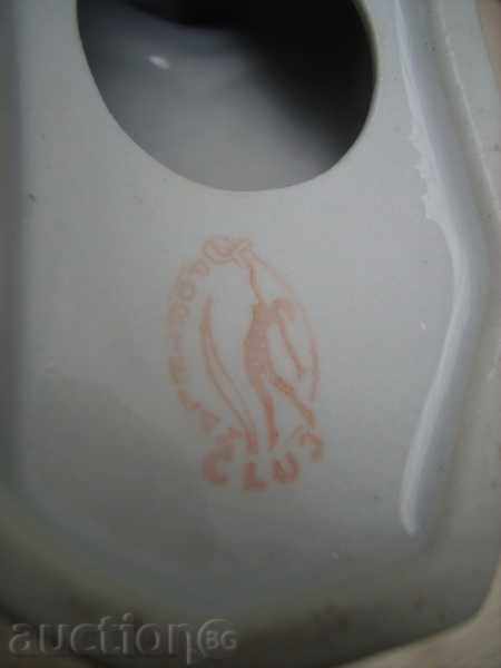 Delivery of Sell a porcelain figure lion Delivery of Sell a porcelain figure lion