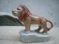 Sell ​​a porcelain figure lion