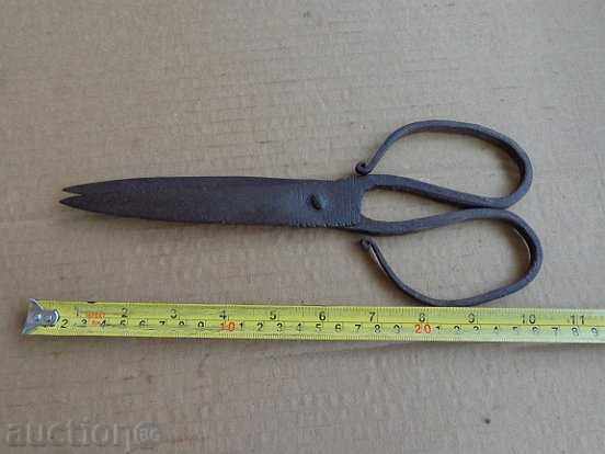 Old hand forged scissors, wrought iron with price 41.00 BGN | € 20.96 Old hand forged scissors, wrought iron with price 41.00 BGN | € 20.96