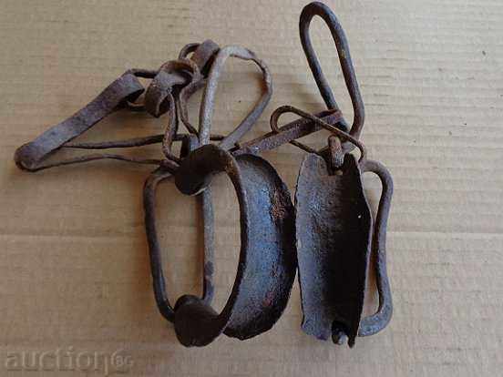 Auction Eyebrows, pillows, handcuffs, chains, wrought iron Auction Eyebrows, pillows, handcuffs, chains, wrought iron