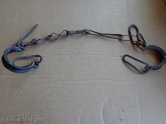 Eyebrows, pillows, handcuffs, chains, wrought iron - 5 Eyebrows, pillows, handcuffs, chains, wrought iron - 5