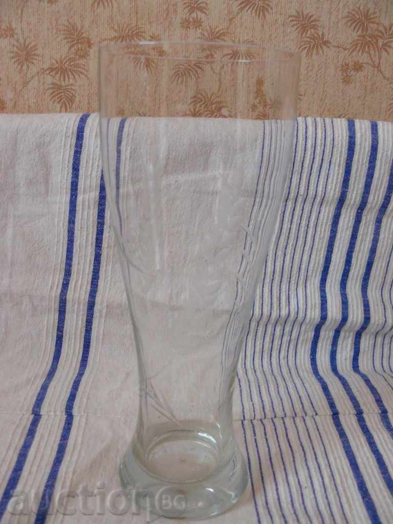 Vase engraved glass with price 7.00 BGN | € 3.58 Vase engraved glass with price 7.00 BGN | € 3.58