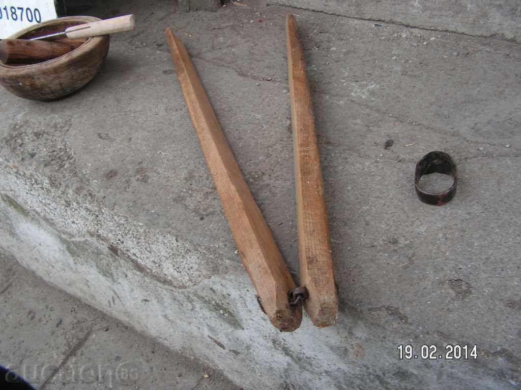 2276. DISPOZITIV vechi din lemn pentru realizarea de mături