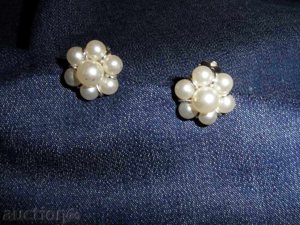 Auction HANDS WITH Pearls, Clip Auction HANDS WITH Pearls, Clip