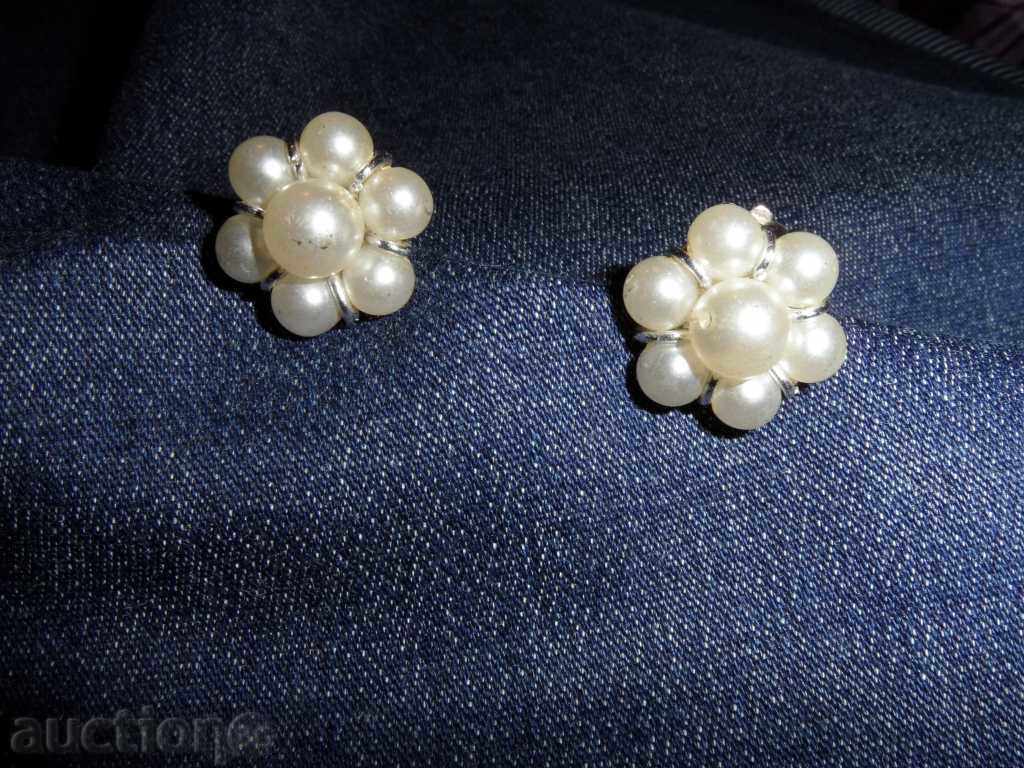 HANDS WITH Pearls, Clip