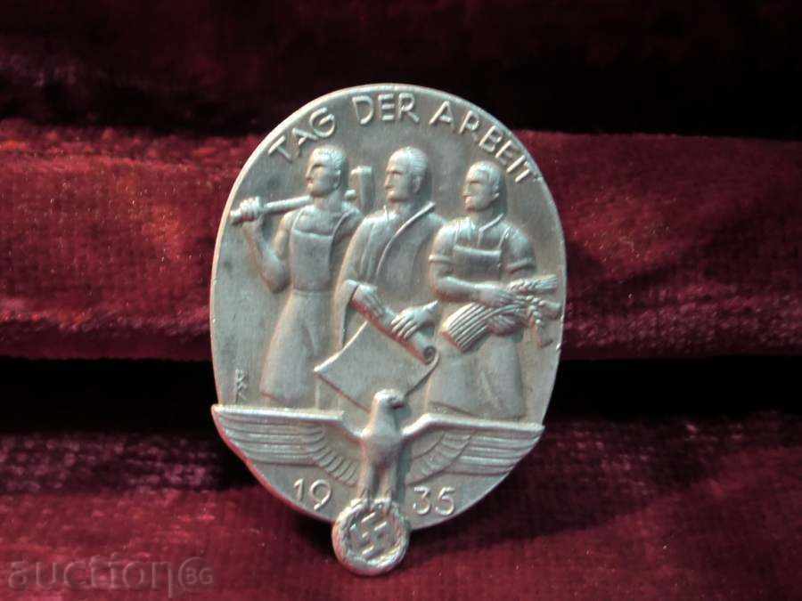 Немска значка на работническата партия. с цена € 80.00 | 156.47 лв. Немска значка на работническата партия. с цена € 80.00 | 156.47 лв.