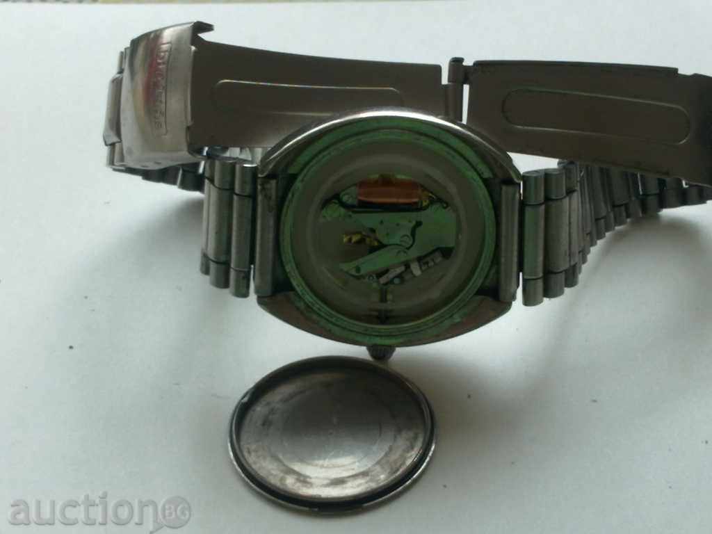 Big kids clock with price 5.00 BGN | € 2.56