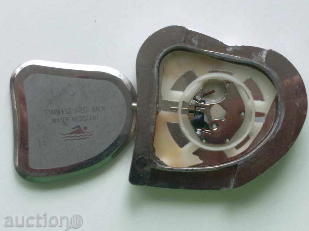 Clock Chenel with price 3.00 BGN | € 1.53 Clock Chenel with price 3.00 BGN | € 1.53