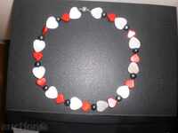 Гердан от червени корали и седеф с форма на сърце и перли