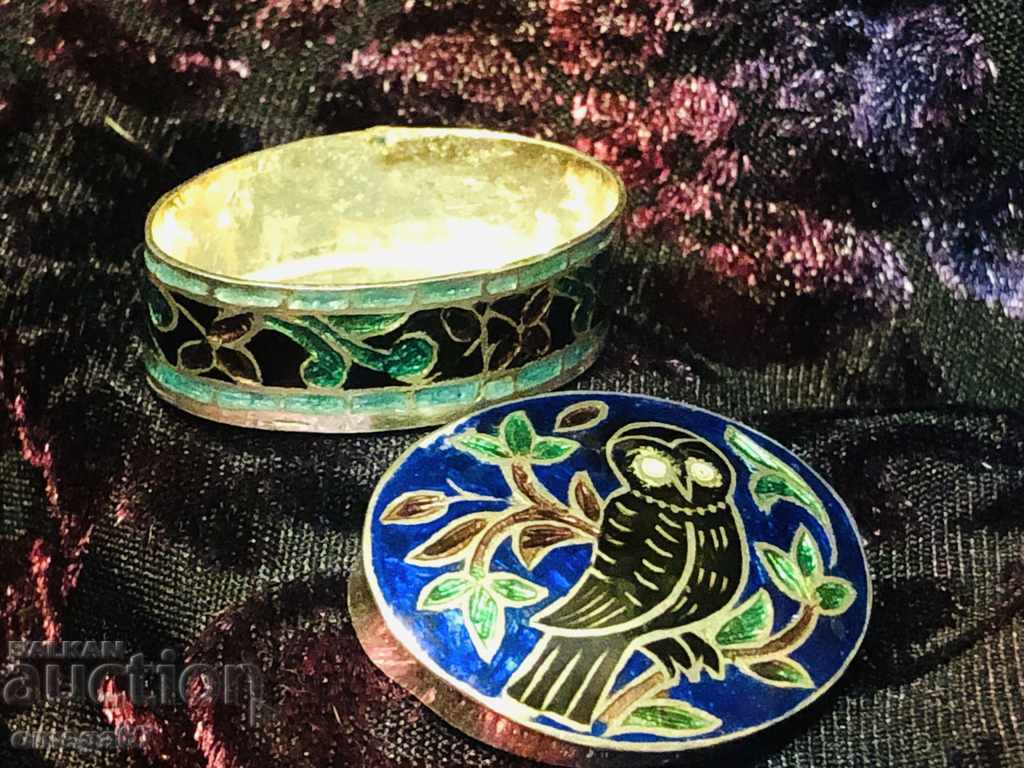 Auction Silver enameled pillbox Auction Silver enameled pillbox