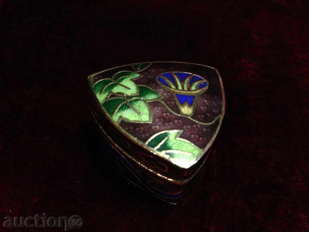 smalțului BOX cu preț € 46.00 | 89.97 BGN