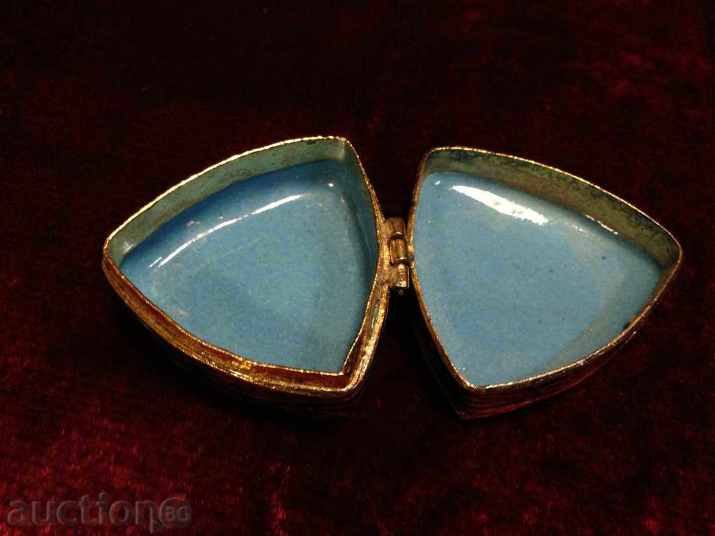 Licitație smalțului BOX