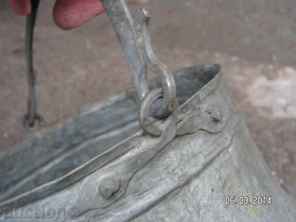 Livrarea 2407. FOARTE batranel HONEY BAKARCHE Bakker aproximativ 2 litri DRA Livrarea 2407. FOARTE batranel HONEY BAKARCHE Bakker aproximativ 2 litri DRA