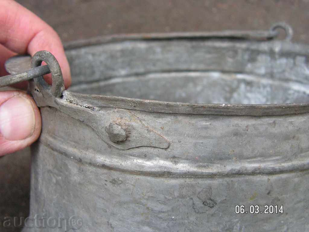 2407. FOARTE batranel HONEY BAKARCHE Bakker aproximativ 2 litri DRA - 5 2407. FOARTE batranel HONEY BAKARCHE Bakker aproximativ 2 litri DRA - 5