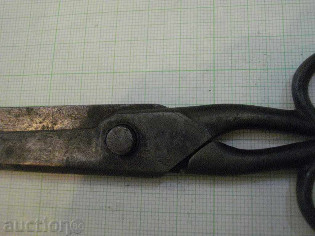 Scissors old with price 10.00 BGN | € 5.11 Scissors old with price 10.00 BGN | € 5.11