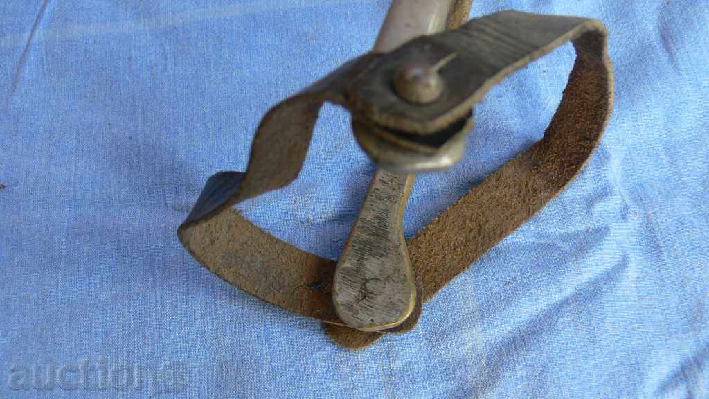 Auction spur Auction spur