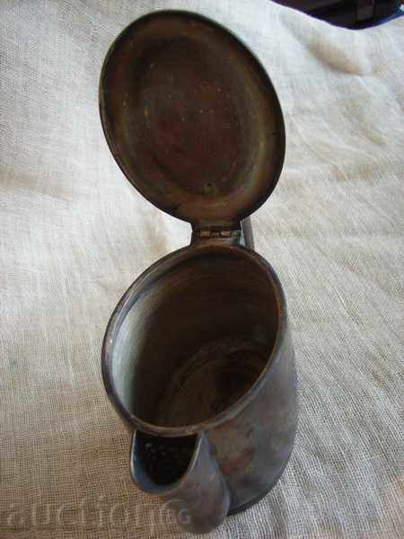 I sell a silk jug with price 70.00 BGN | € 35.79