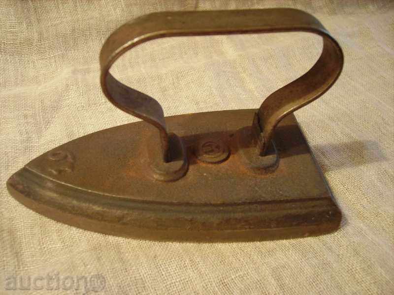I sell an old iron with price 40.00 BGN | € 20.45 I sell an old iron with price 40.00 BGN | € 20.45