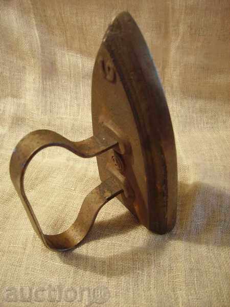 Auction I sell an old iron Auction I sell an old iron
