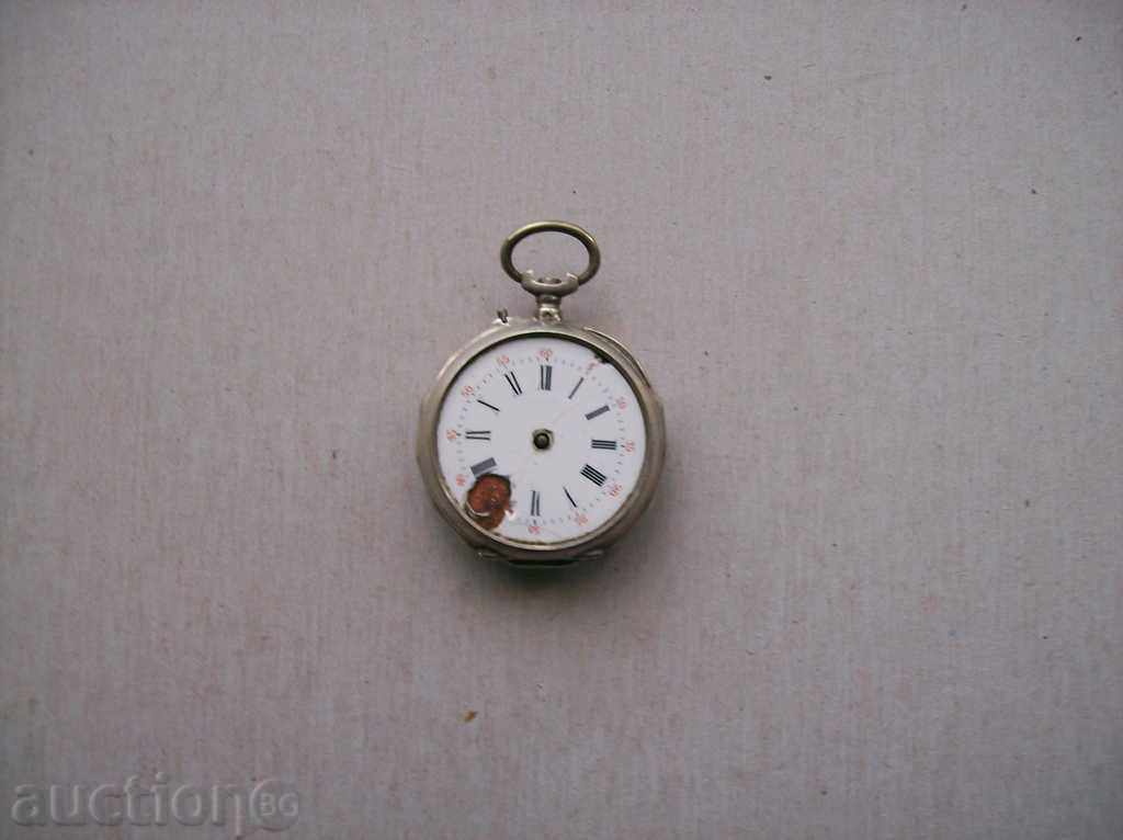 Много стар сребърен джобен часовник
